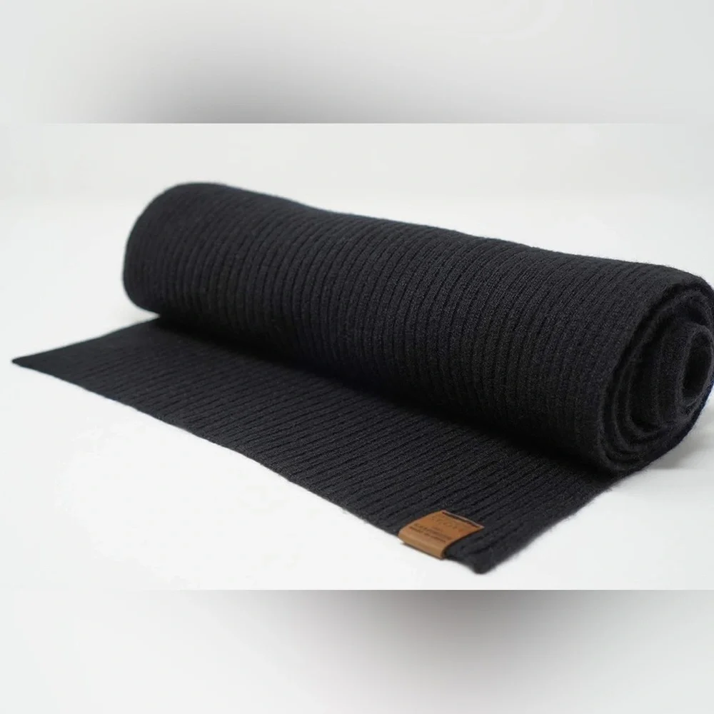 Scott stylish black